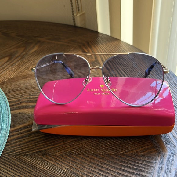 Selling brand new still in Original packaging Kate Spade - Picture 7 of 7